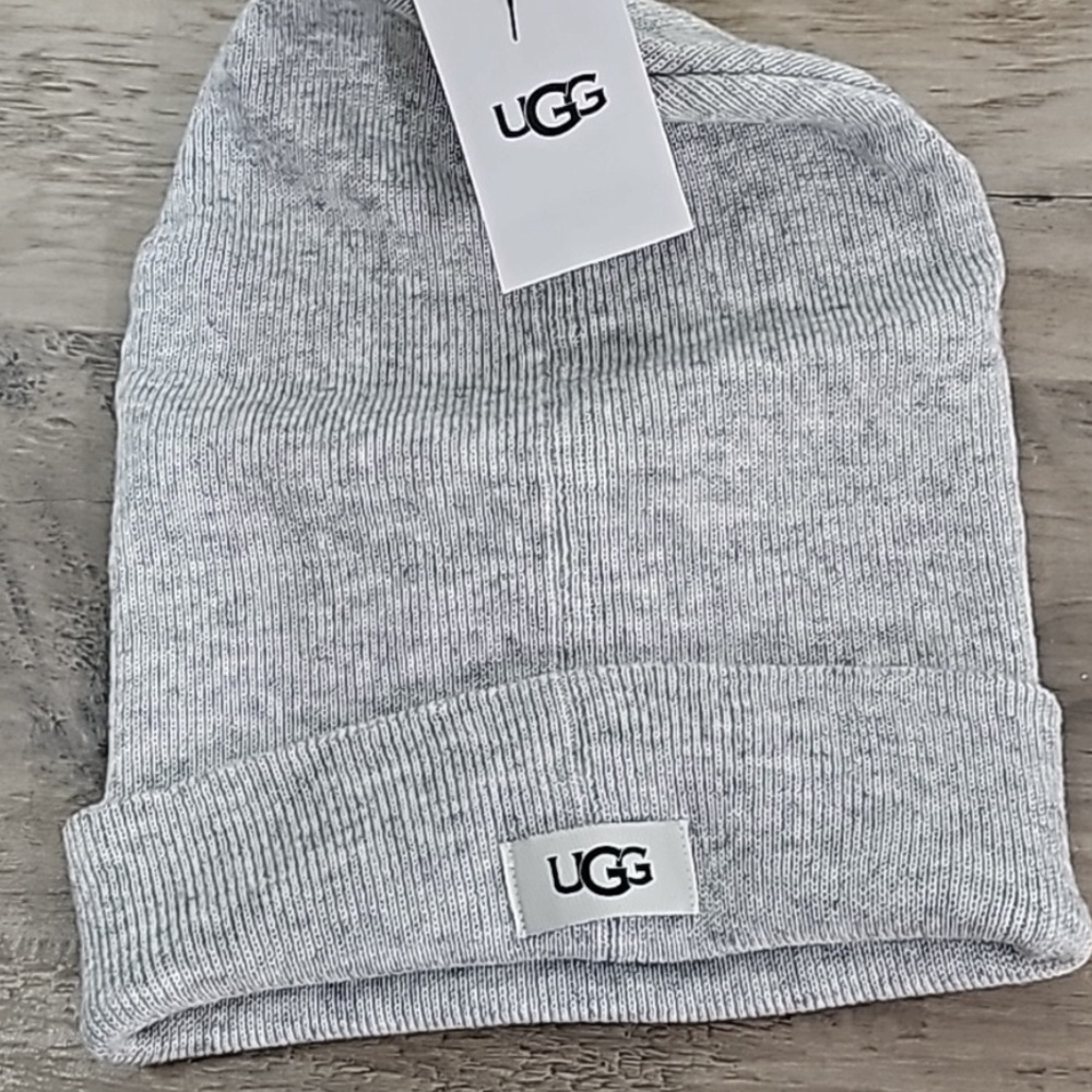 NWOT - UGG Light Gray Knit Beanie - Picture 2 of 3
